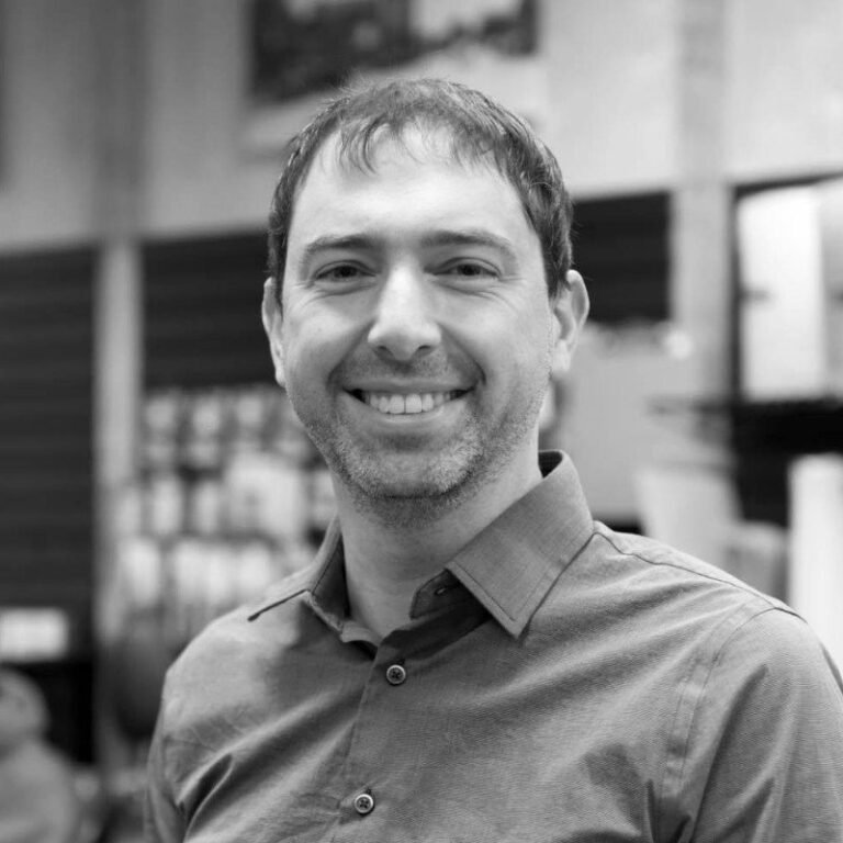 Moving-Tree-Media-Luke